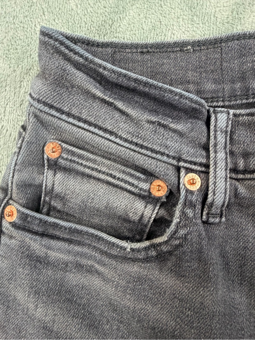 Lucky Brand Women’s Skinny Jeans in Washed Black with Knee Rips - Picture 6 of 16